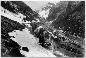 Refugees crossing the Pyrenees